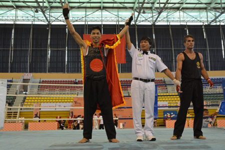 Trận đấu võ sỹ  Vũ Trường Giang (Việt Nam) giành chiến thắng trước võ sỹ Mohammad Salehi (Iran).